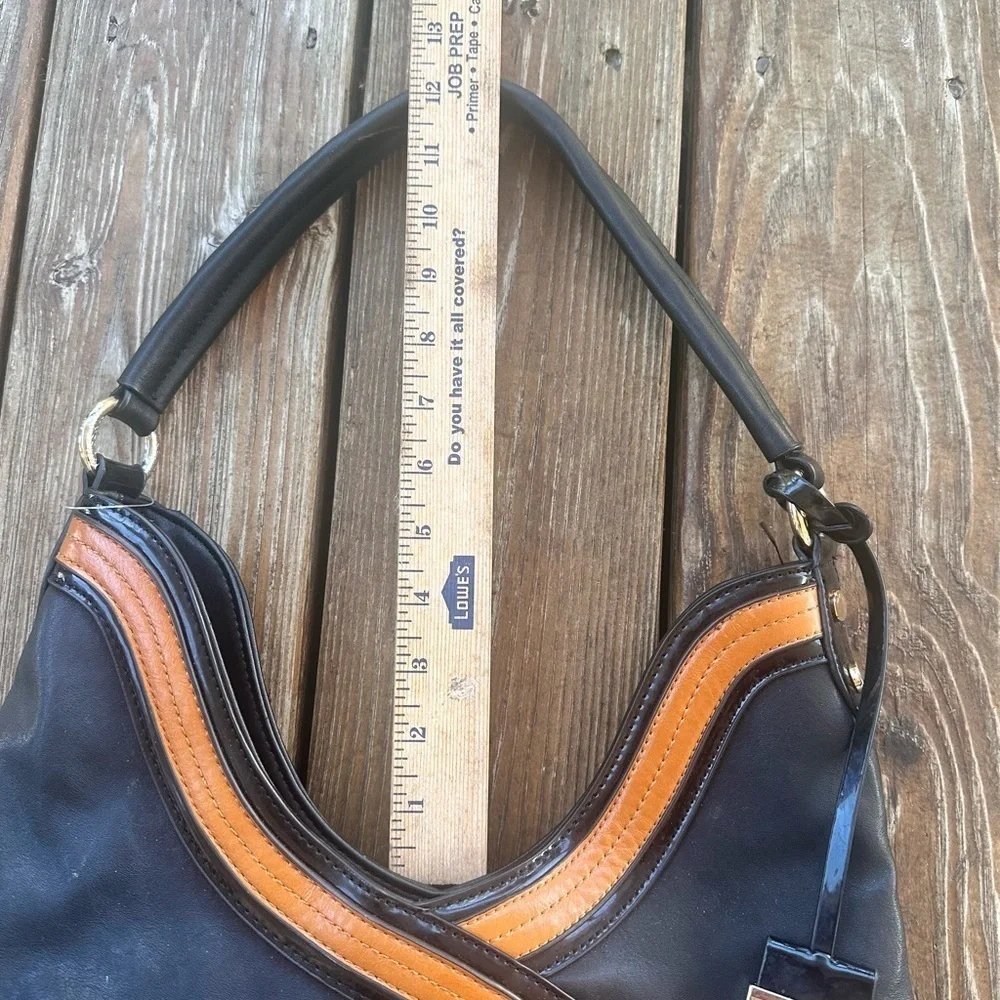 Gussaci vegan black leather shoulderbag